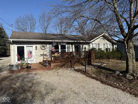 526 Linden Dr, Spiceland, IN 47385