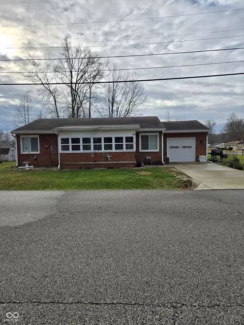 44 Long St, North Vernon, IN 47265