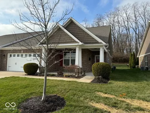 154 Darrough Dr, Greenwood, IN 46143