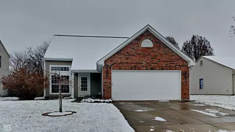 6221 Boulder Dr, Anderson, IN 46013