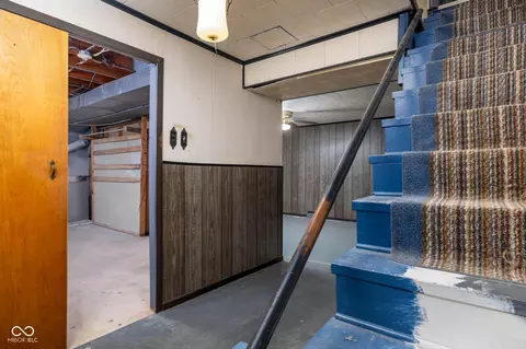 Entry Way - 99 E Sycamore Dr, Springport, IN 47386 photo 2 of 2