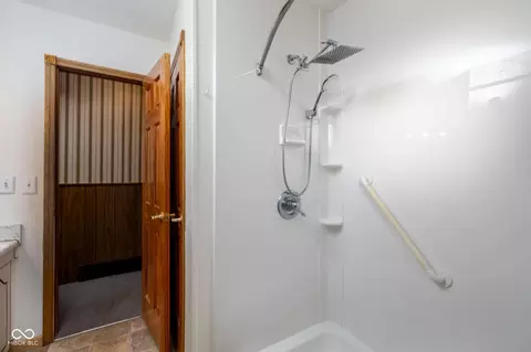 Bath - 99 E Sycamore Dr, Springport, IN 47386 photo 2 of 3