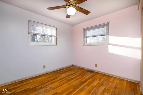 Bedroom - 99 E Sycamore Dr, Springport, IN 47386 photo 5 of 9