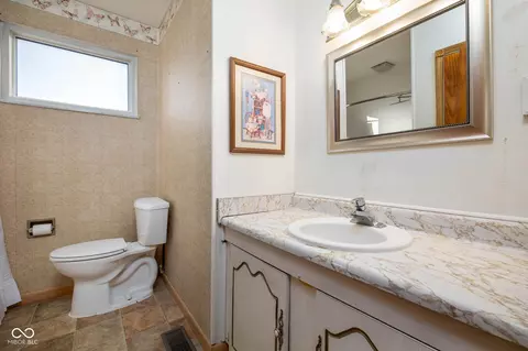 Bath - 99 E Sycamore Dr, Springport, IN 47386 photo 1 of 3