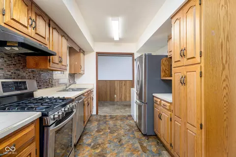 Kitchen - 99 E Sycamore Dr, Springport, IN 47386 photo 5 of 5