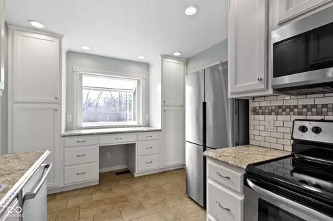 Kitchen - 2037 E 106th St, Carmel, IN 46032 photo 4 of 4