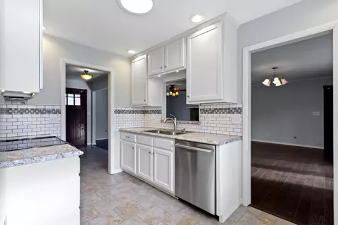 Kitchen - 2037 E 106th St, Carmel, IN 46032 photo 3 of 4