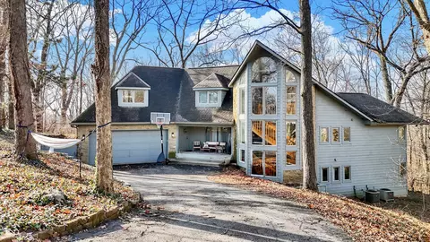 7920 Timber Hill Dr, Indianapolis, IN 46217