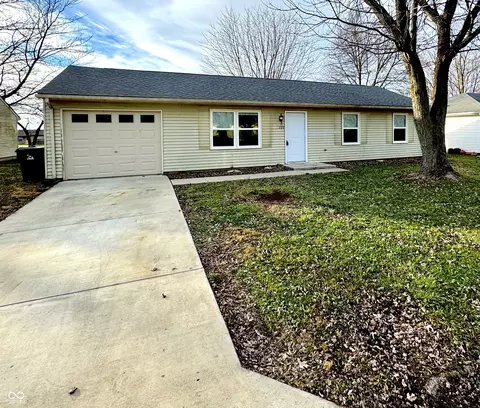 170 Hitchcock Ct S, Hope, IN 47246