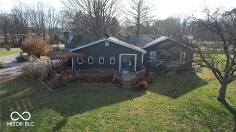 5353 S Holiday Dr, Crawfordsville, IN 47933