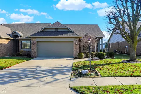 622 Stonemill Dr, Greenwood, IN 46143