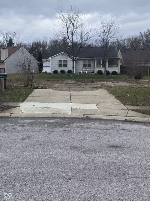 10024 Park Glen Ct, Indianapolis, IN 46229