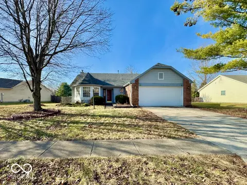 7704 Winding Creek Dr, Indianapolis, IN 46236