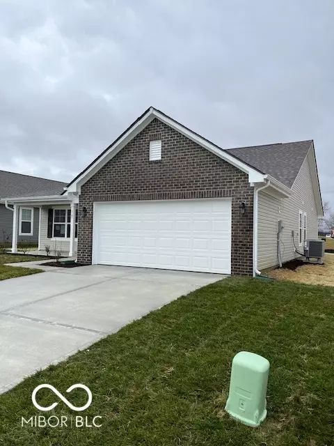 367 Oakswept Way, Greenfield, IN 46140