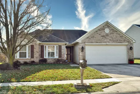 5769 Arlington Dr, Plainfield, IN 46168