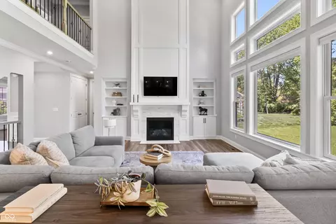 78 Chatham Brook Dr, Westfield, IN 46074