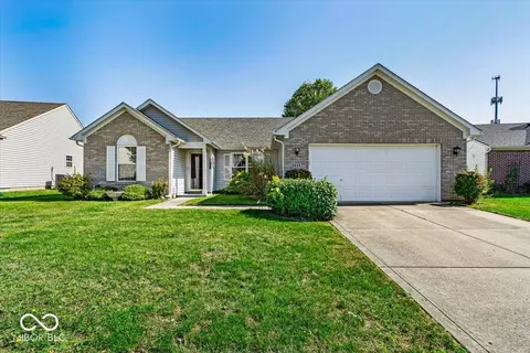 5849 Jamestown Square Ln, Indianapolis, IN 46234