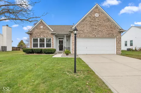 746 Downing Dr, Greenwood, IN 46143