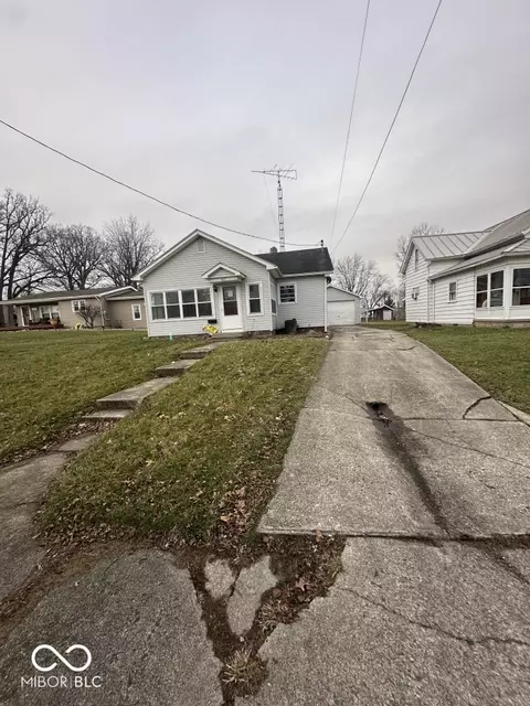 811 N Howard St, Union City, IN 47390