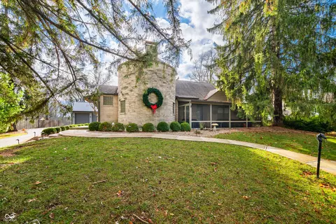 1065 E King St, Franklin, IN 46131
