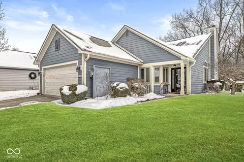 8139 River Bay Dr E, Indianapolis, IN 46240
