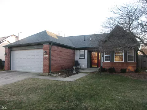1243 Easton Point Dr, Greenwood, IN 46142