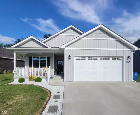 133 Woods Edge Blvd E, Greencastle, IN 46135