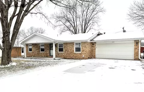 2006 E 44th St, Anderson, IN 46013