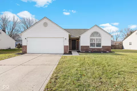 626 Port Dr, Avon, IN 46123
