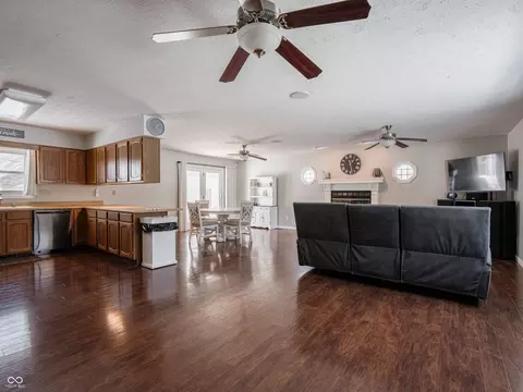 8231 Spring Valley Dr, Plainfield, IN 46168 photo 5