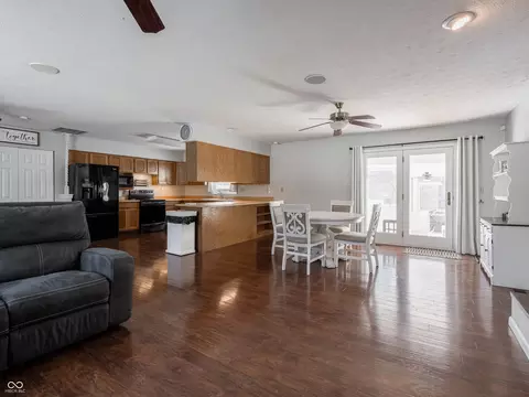 8231 Spring Valley Dr, Plainfield, IN 46168 photo 13
