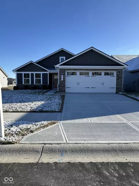 2741 Green Valley Dr, Lebanon, IN 46052