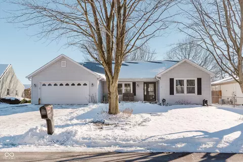 809 Shoreline Dr, Cicero, IN 46034