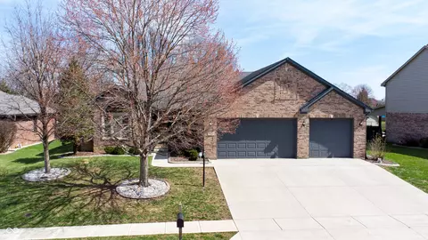 7709 Santolina Dr, Indianapolis, IN 46237