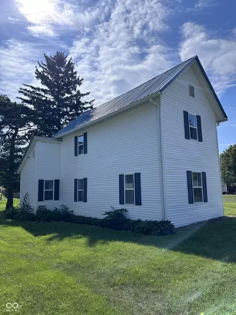 216 Academy Ave, Spiceland, IN 47385
