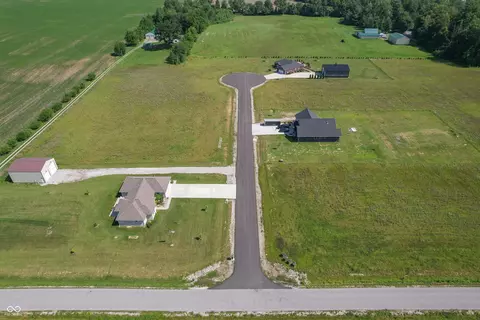 10309 Shamrock Ct, Seymour, IN 47274