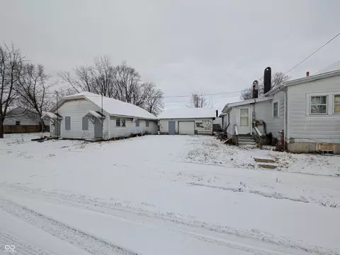 402 W 7th St, Muncie, IN 47302