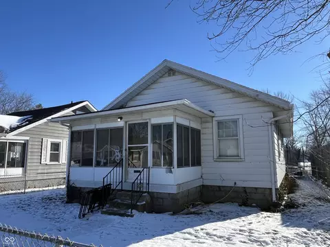 1717 W 11th St, Muncie, IN 47302