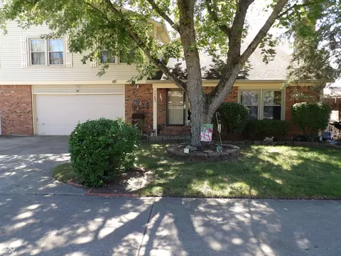 7569 Farm View Cir E, Indianapolis, IN 46256