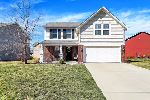 5559 W Woods Edge Dr, Mccordsville, IN 46055