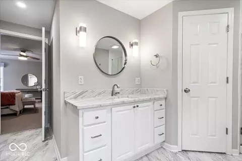 Bath - 7802 Hardwick Pl, Fishers, IN 46038 photo 1 of 4