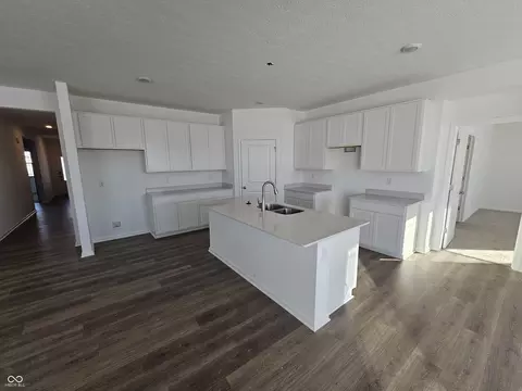 2248 Pine Valley Dr, Plainfield, IN 46168 photo 4