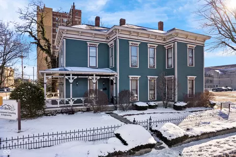 125 W 11th St, Anderson, IN 46016