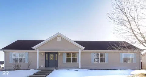1685 Juniper Dr, Columbus, IN 47201