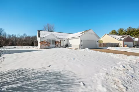 6041 Prairie Stream Way, Columbus, IN 47203