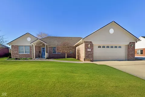 2068 Saunders Field Dr, Avon, IN 46123