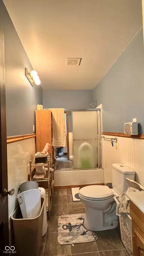 Bath - 2425 17th St, Columbus, IN 47201 photo 1 of 2