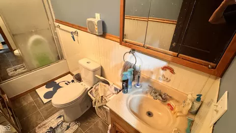Bath - 2425 17th St, Columbus, IN 47201 photo 2 of 2