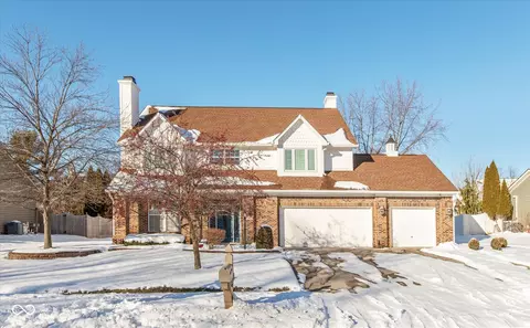 8640 Lantern Farms Dr, Fishers, IN 46038