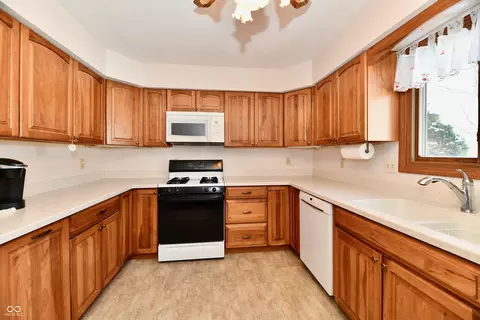 1619 Beech Cir, Plainfield, IN 46168 photo 9